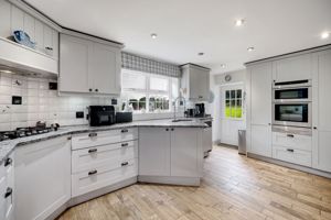 Open plan breakfast kitchen- click for photo gallery